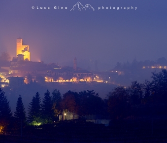 Il castello di Serralunga d’Alba nella nebbia