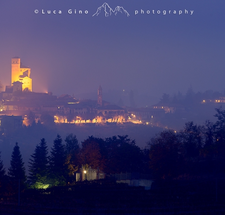 Il Castello di Serralunga d’Alba all’ora blu